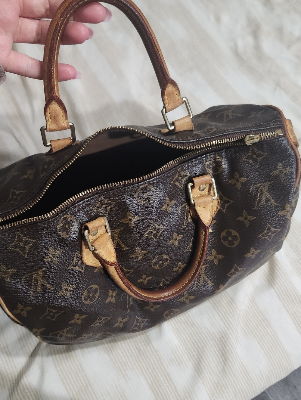 Louis Vuitton Speedy 25 Bag - Picture 7 of 9